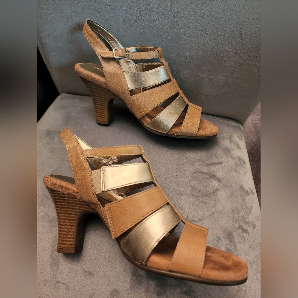 Aerosoles Light Tan Combo Chunky Heel